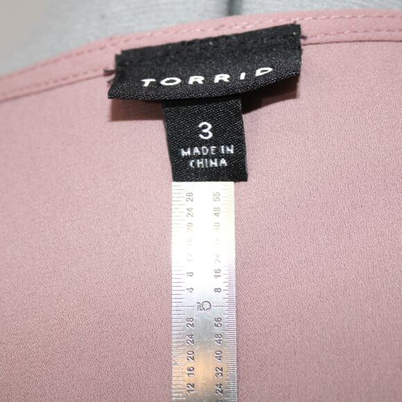 Torrid Pink Short Flutter Sleeve Buttoned Blouse Size 3X - Picture 3 of 5